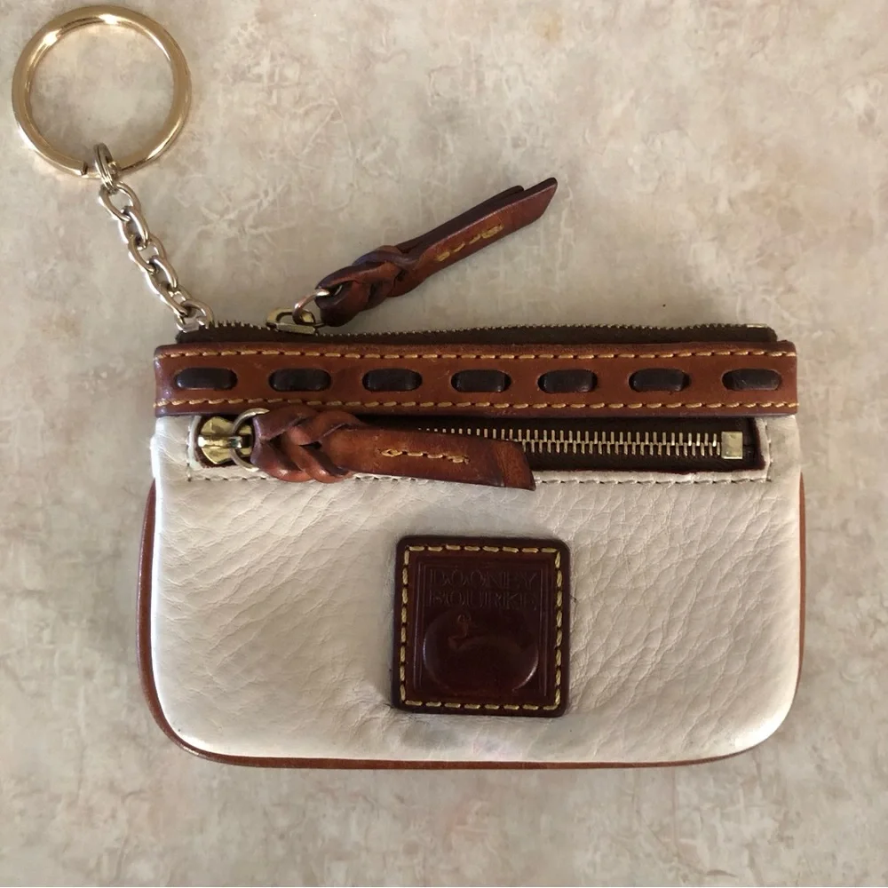 Dooney and Bourke coin pouch key chain ring wallet ☀️🌵 FIRM PRICE - Picture 2 of 6
